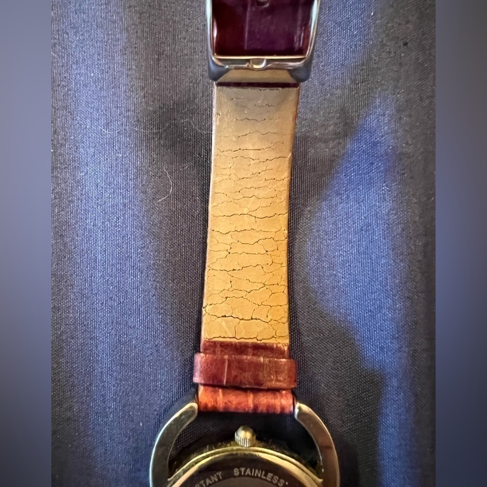GENEVA rhinestone evening watch, purple leather strap. - Picture 4 of 7